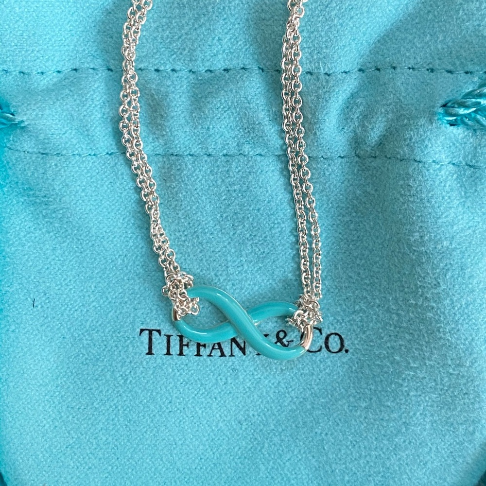 Tiffany infinity pendant in Tiffany blue